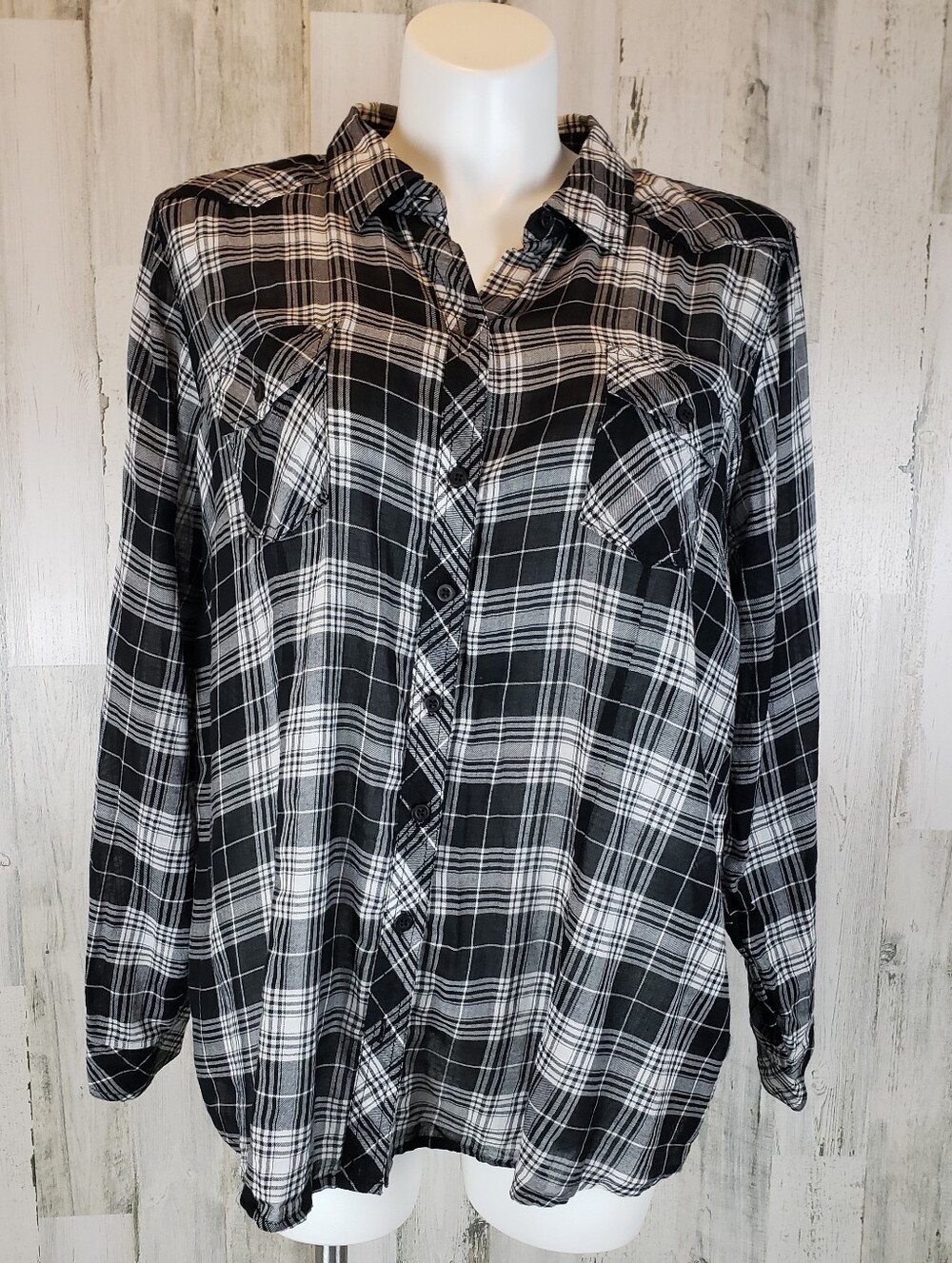 torrid Black and White Plaid Button-Down Shirt Size 3X